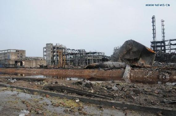 Vijf doden bij explosie chemische fabriek